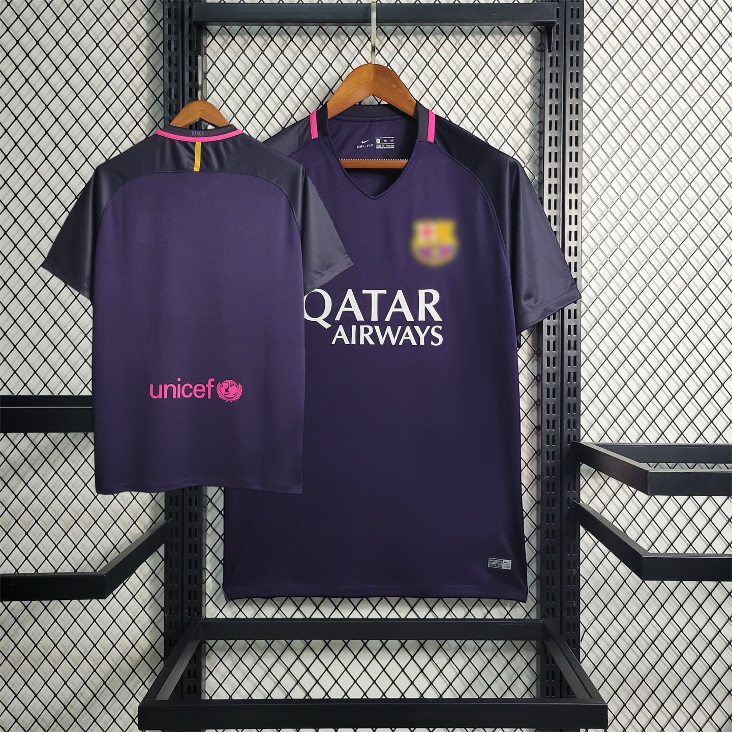 Barcelona Borta 16/17